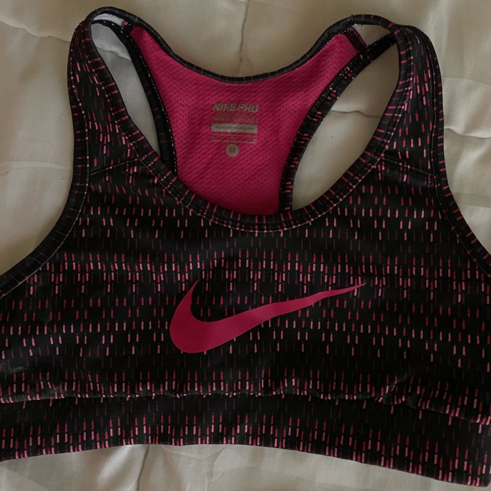 sports bra